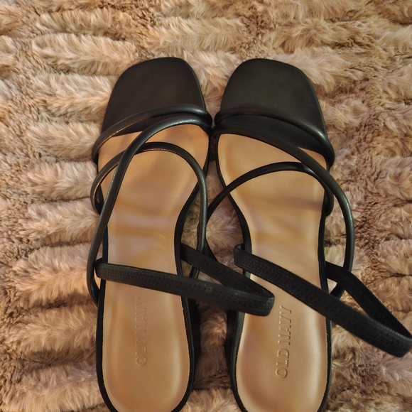 Old Navy Heels - Picture 1 of 2